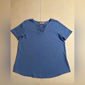 Quacker Factory Women’s Blouse T-Shirt with lace Size Medium